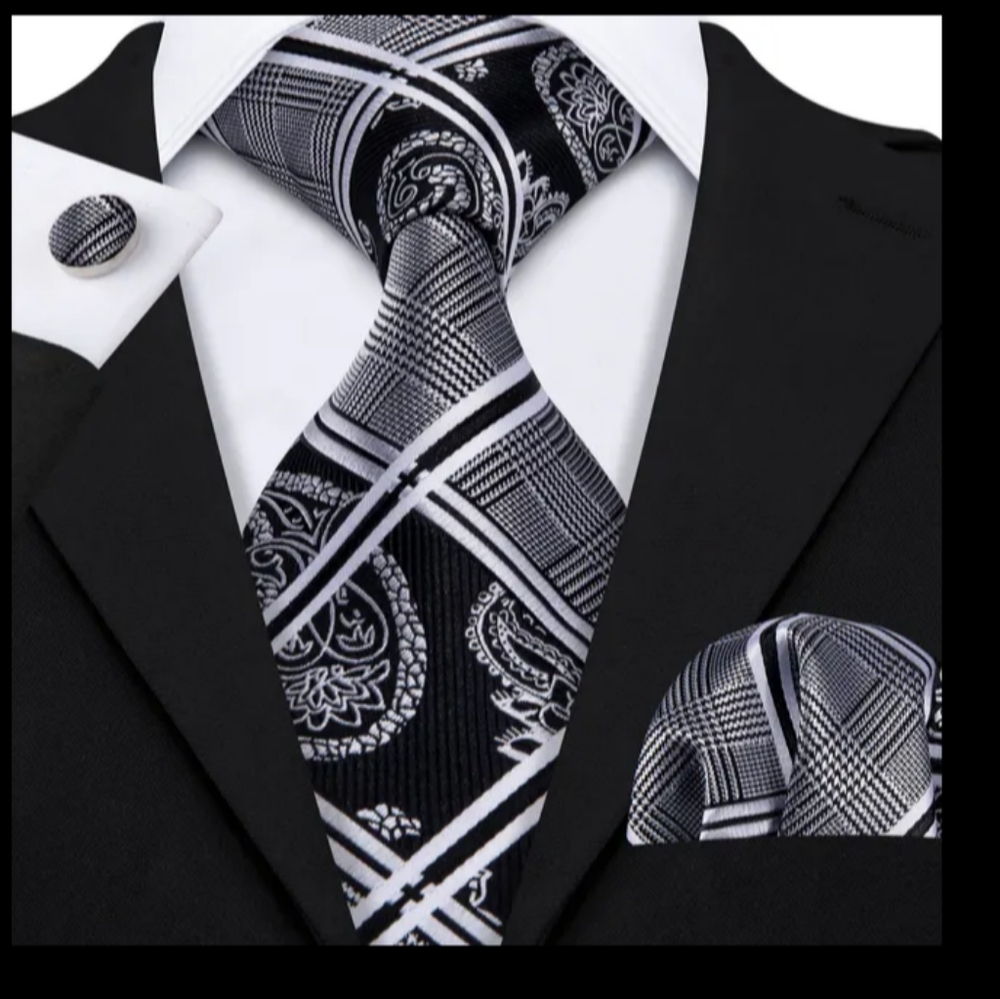 Men's All Italian Silk Tie WITH Cuff Links & Pocket Handkerchief.